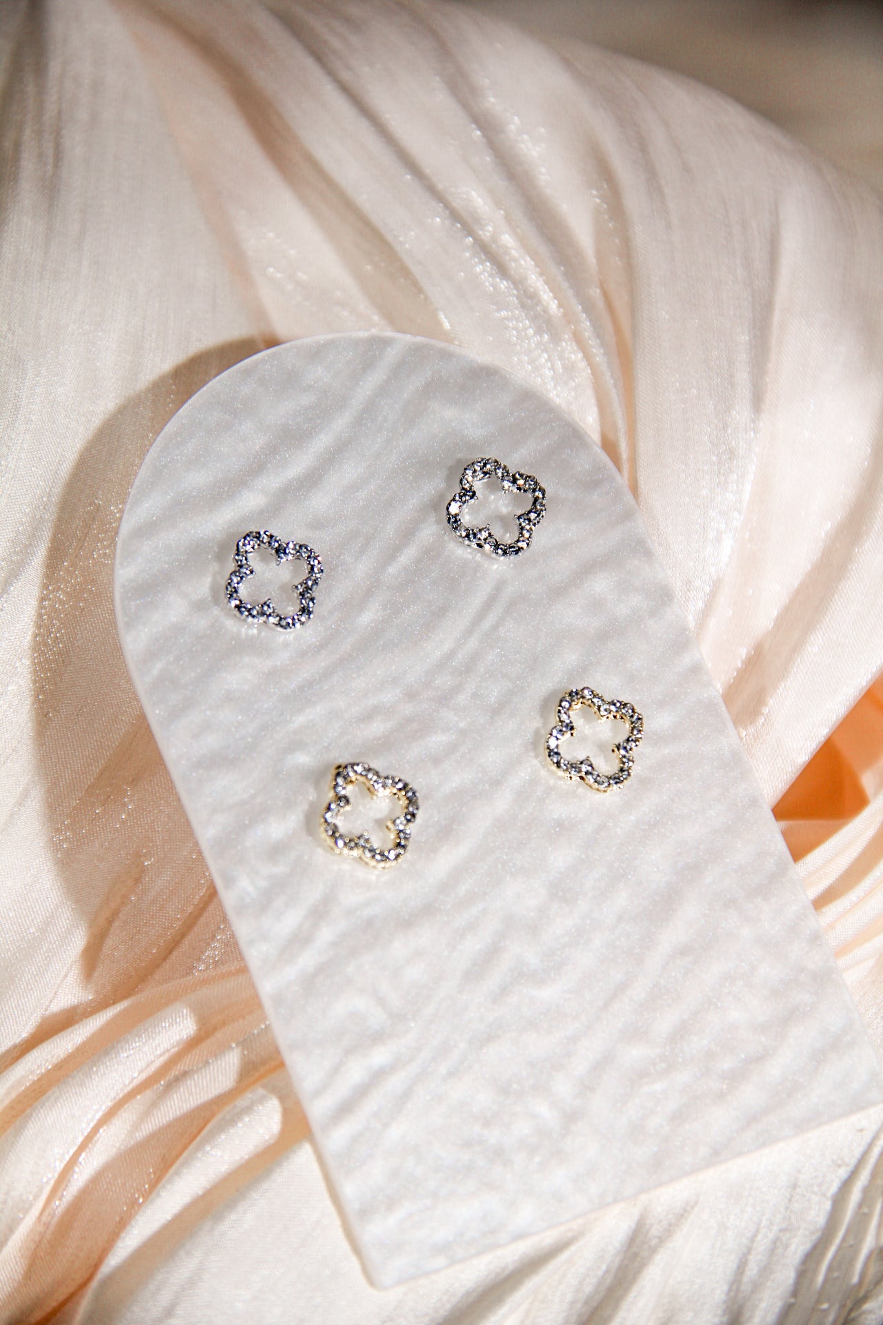 Lisa Basic Earring Stud