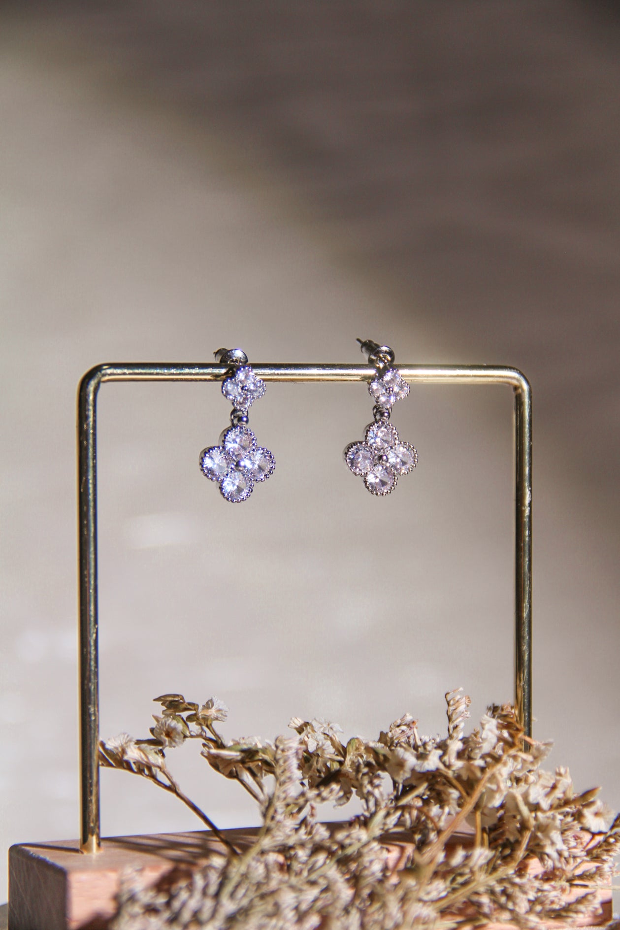 Watson Diamond Stimulant Double Clover Earring