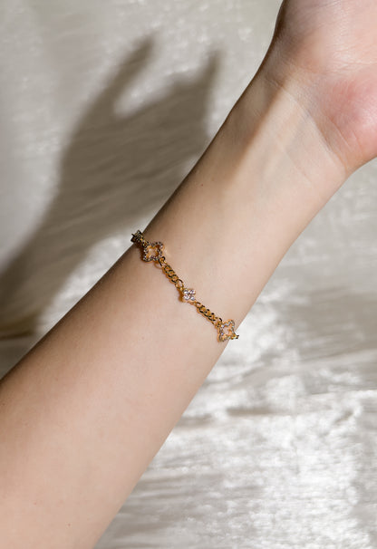 Brody Dainty Clover Bracelet